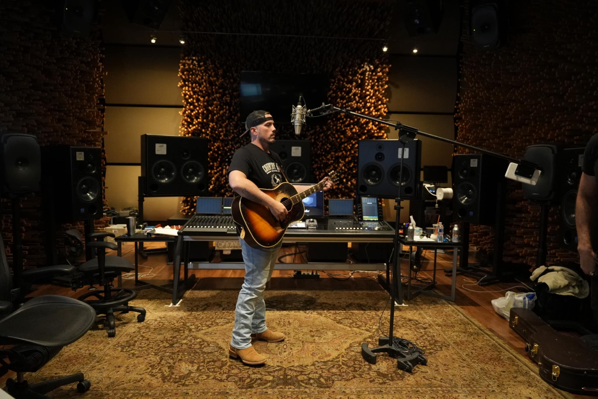 Justin Holmes recorded "Drink You Down" in Blackbird Studio
