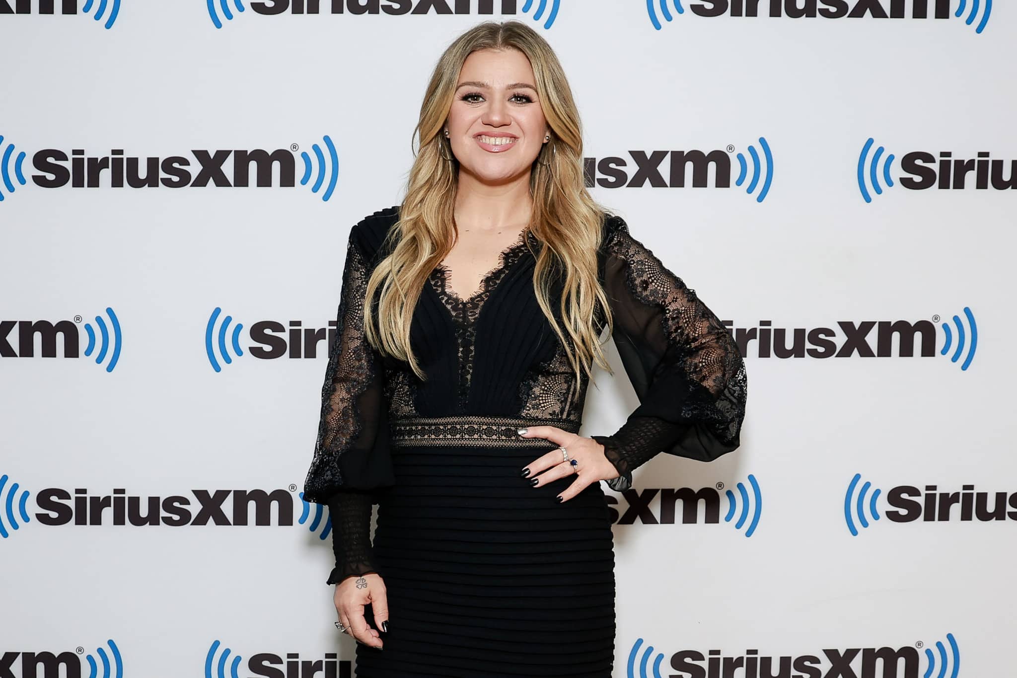 NEW YORK, NEW YORK - OCTOBER 16: Kelly Clarkson visits SiriusXM Studios on October 16, 2023 in New York City. (Photo by Jason Mendez/Getty Images)