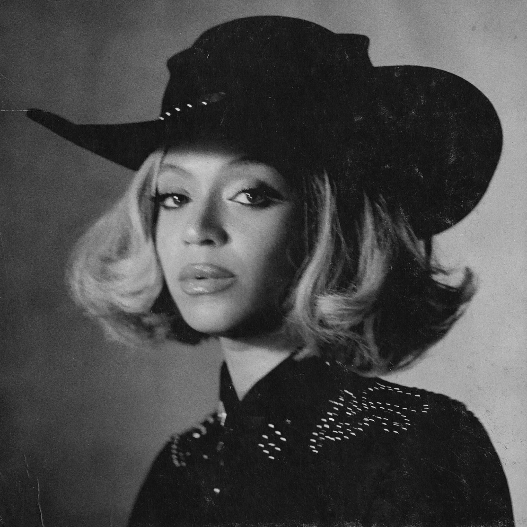 Dolly Parton expressed her support for Beyoncé after the singer earned a #1 country hit with "Texas Hold 'Em"