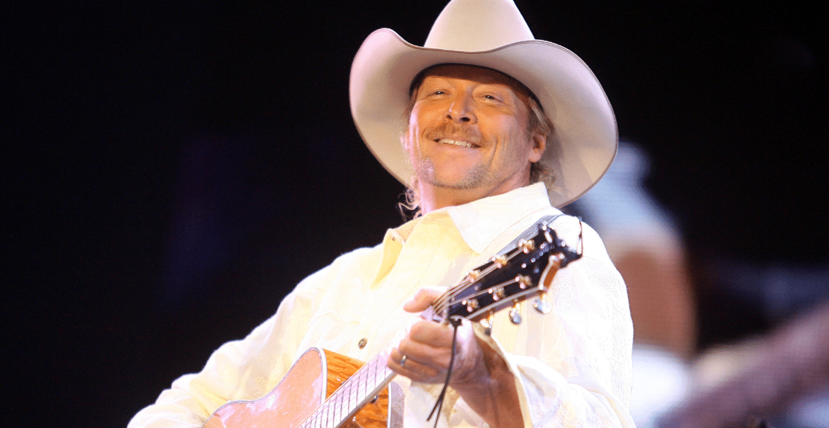 Alan Jackson Announces His Return To Touring For The Final Time
