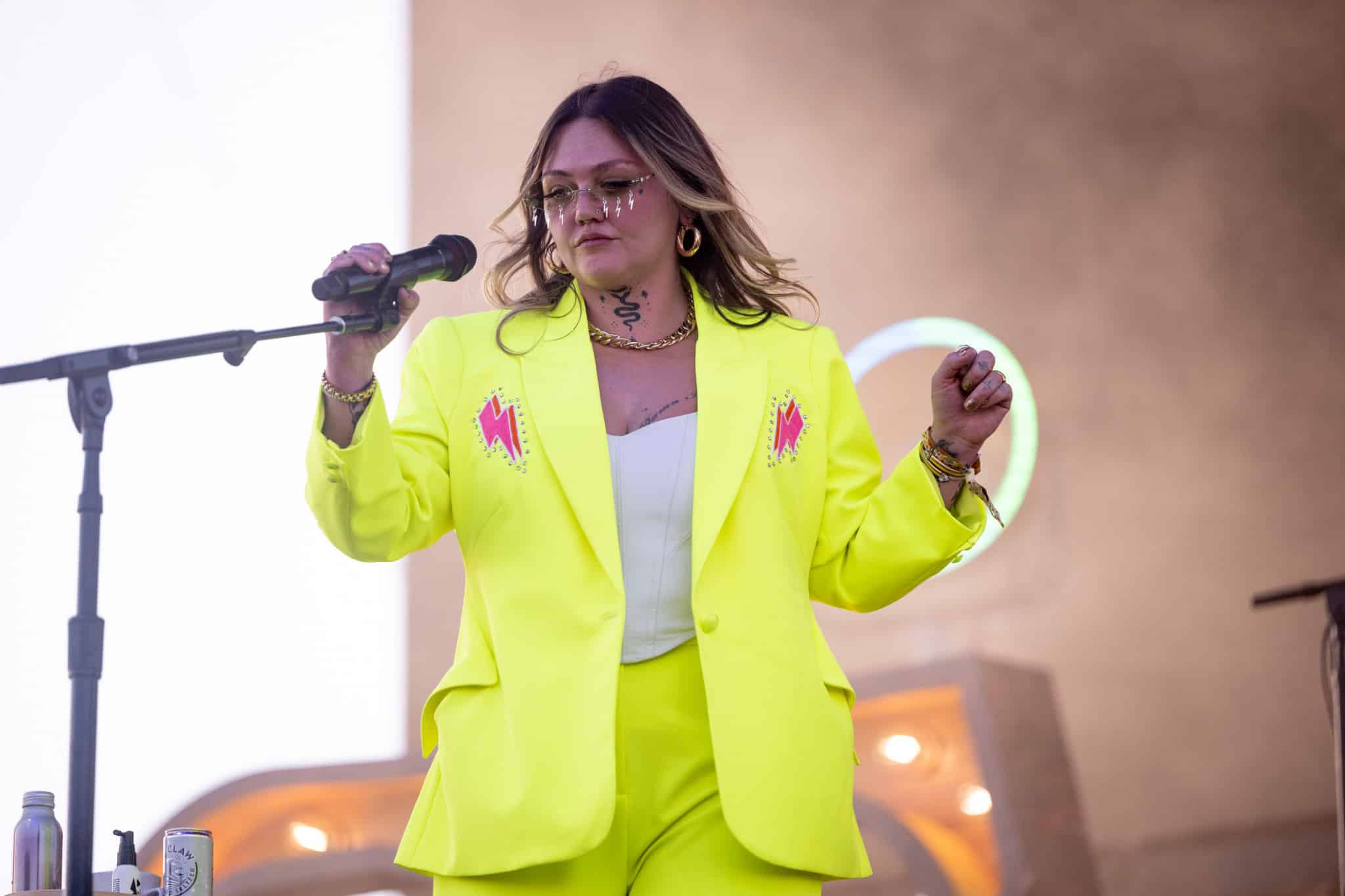 INDIO, CALIFORNIA - APRIL 28: Singer Elle King performs onstage during Day 1 of the 2023 Stagecoach Festival on April 28, 2023 in Indio, California. (Photo by Scott Dudelson/Getty Images for Stagecoach)