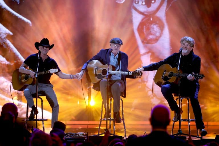 Kenny Chesney, James Taylor Honor Jimmy Buffett At Rock & Roll Hall Of - Kenny Chesney Rock And Roll Hall Of Fame