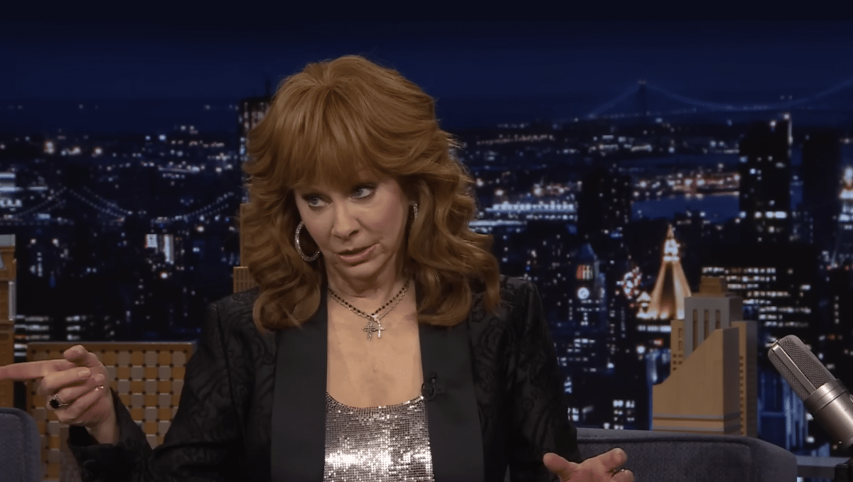 Jimmy Fallon and Reba on Talk show 