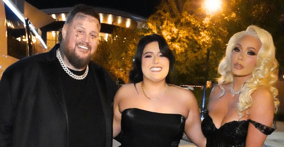 Jelly Roll Posts Emotional Tribute To His Family After The CMA Awards