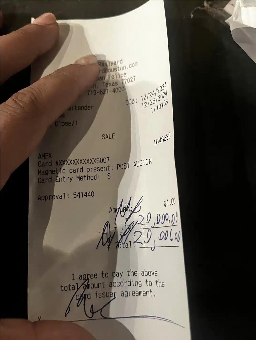 Post Malone leaves $20,000 tip for bartender on Christmas Eve