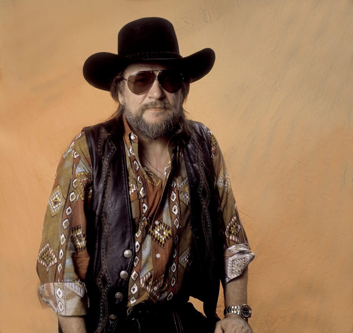 Portrait of Waylon Jennings at Farm Aid in Dallas, Texas, March 14, 1992. 