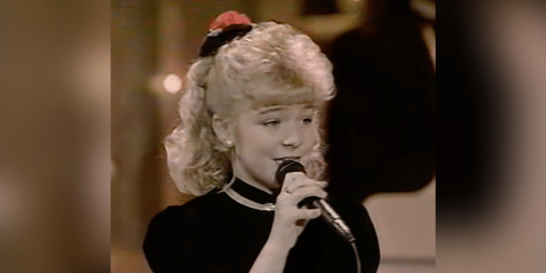 LeAnn Rimes sings a Marty Robbins hit on Star Search in 1991