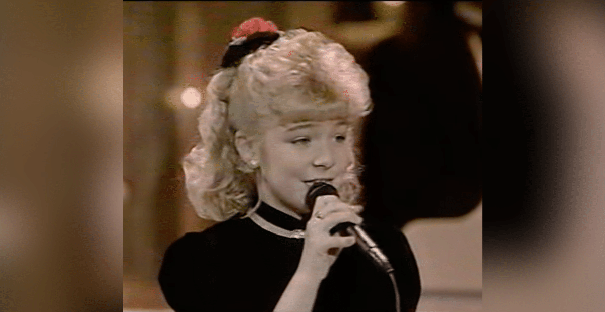 LeAnn Rimes sings a Marty Robbins hit on Star Search in 1991