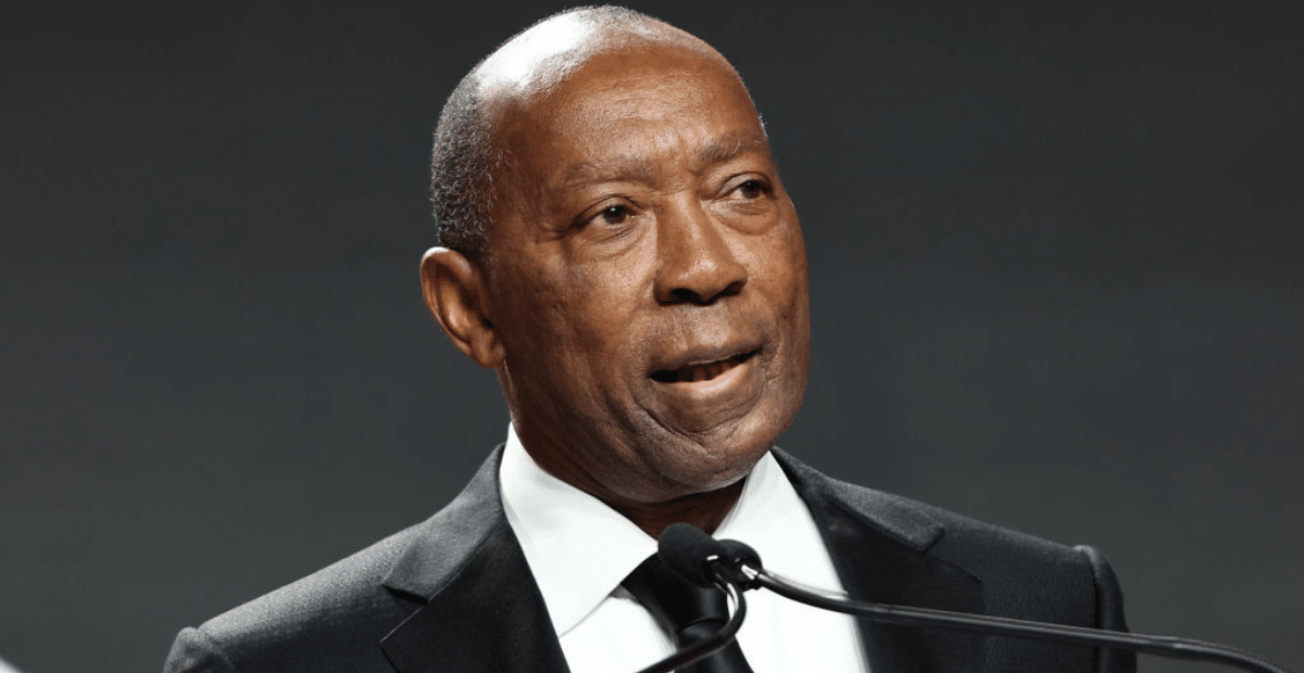 Sylvester Turner passes