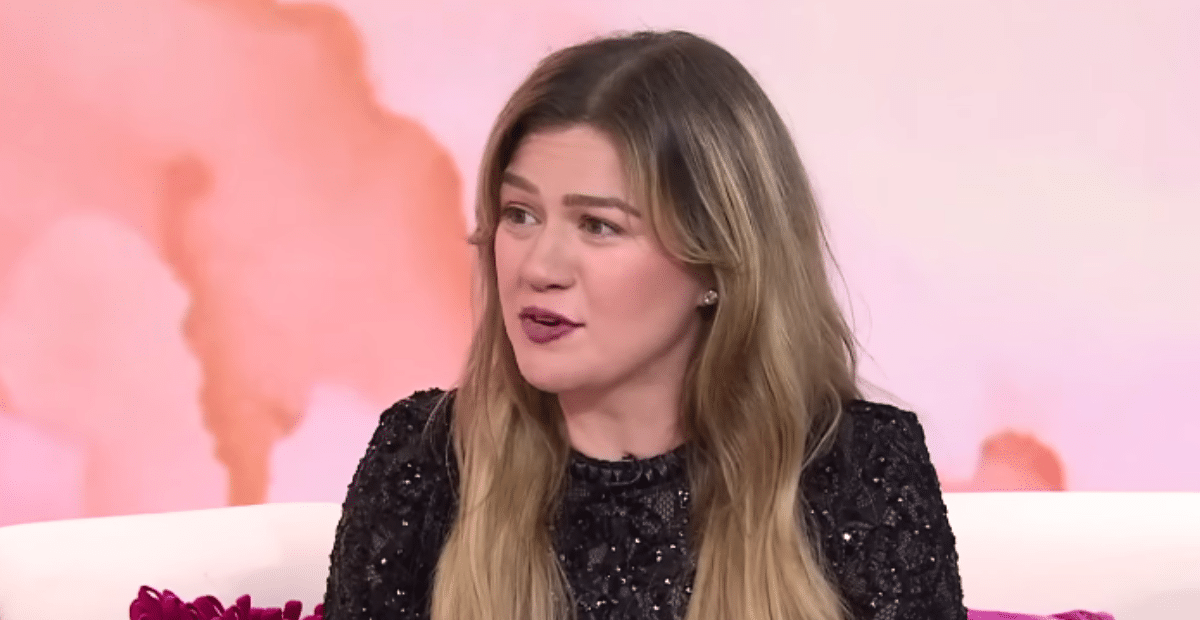 Kelly Clarkson Interview