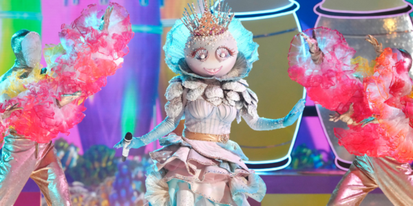 Country star Gretchen Wilson was unmasked as the Pearl on The Masked Singer