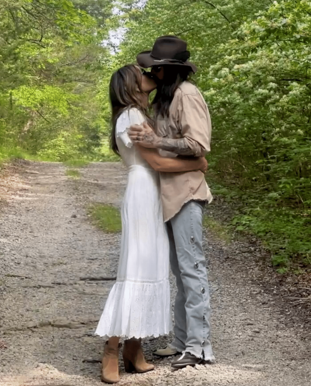 Elizabeth Hurley and Billy Ray Cyrus 