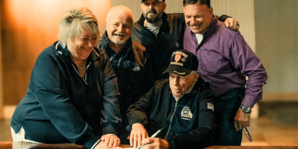 At 100 years old, WW2 veteran Don Graves has signed a record contract in Nashville.