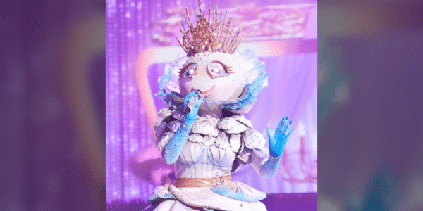 Gretchen Wilson performing as Pearl on "The Masked Singer"