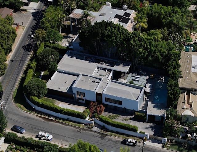 Aerial view of Robin Kaye and Thomas Deluca's Encino home