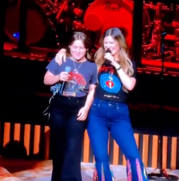 Kelly Clarkson brings out 11-year-old daughter, River Rose, during her Las Vegas residency