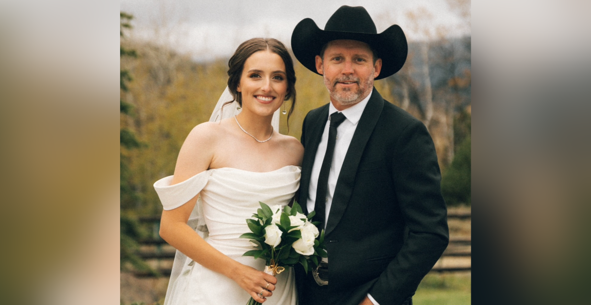 Brandon Blackstock on his daughter, Savannah, on her wedding day