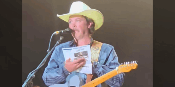 Zach Top's onstage gender reveal goes awry