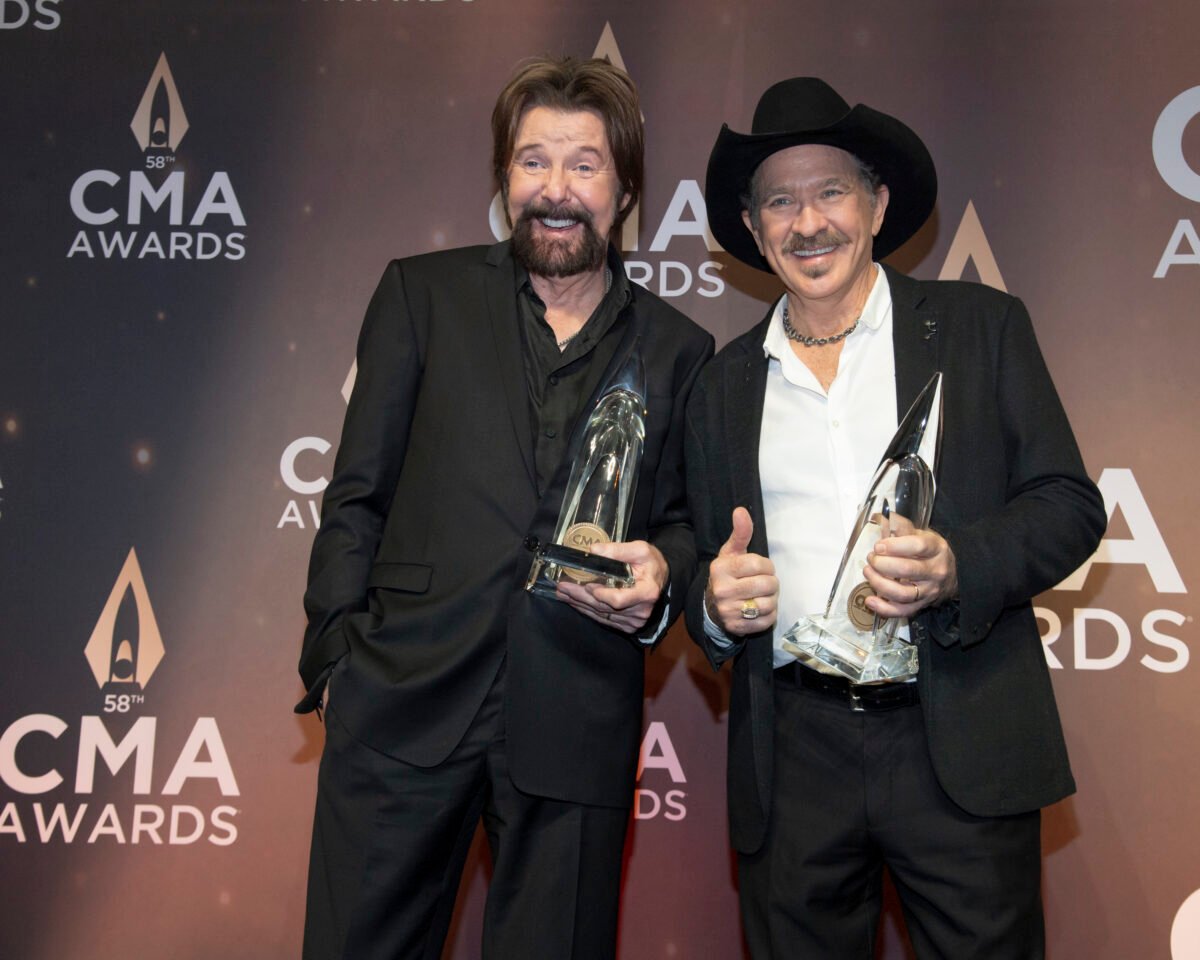 Country duo Brooks & Dunn with their trophy for Vocal Duo of the Year at the 2024 CMA Awards