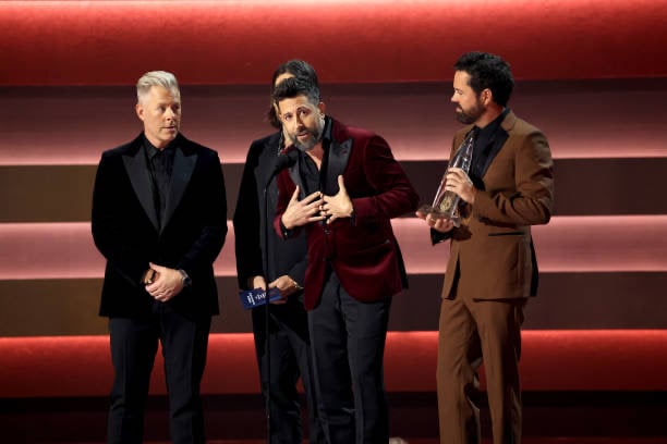 Old Dominion accepts CMA Award in 2023
