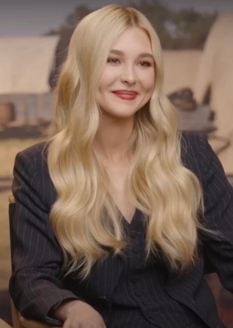 Isabel May played Elsa Dutton in the show '1883'