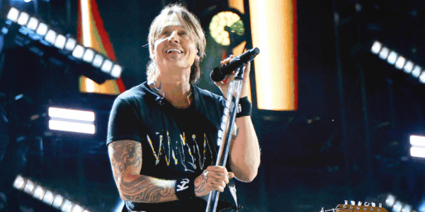 Keith Urban returns to the stage following news of his divorce from Nicole Kidman