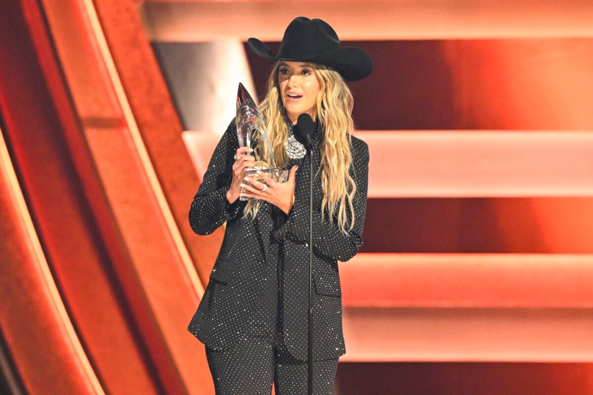 Lainey Wilson takes home Entertainer of the Year at the 58th Annual CMA Awards on November 20, 2024 in Nashville, Tennessee