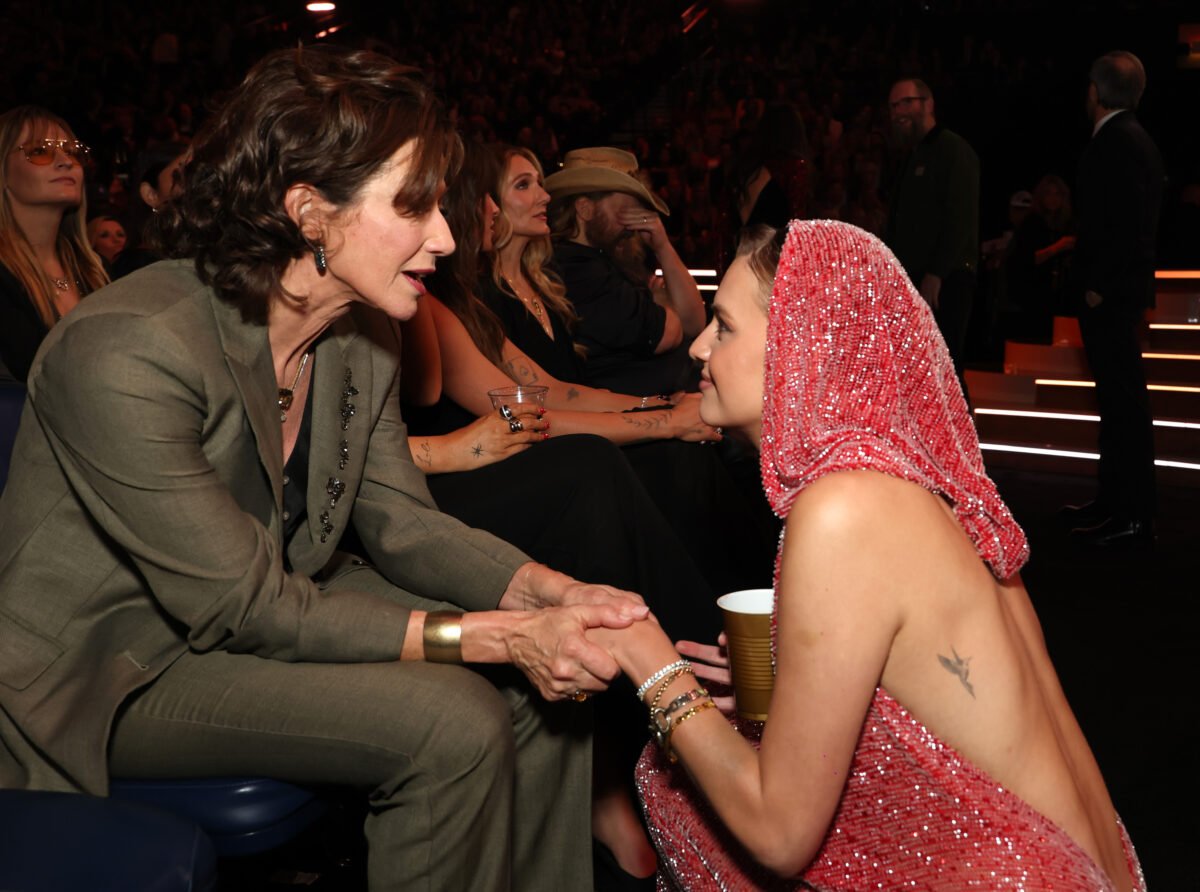 Amy Grant and Kelsea Ballerini