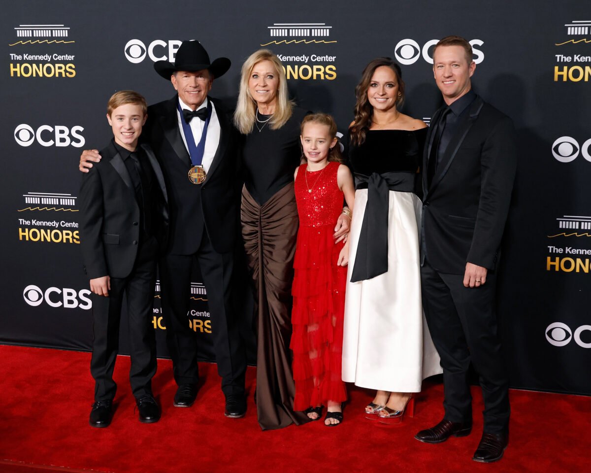 George Strait with his wife, son, daughter-in-law, and grandkids at the Kennedy Center Honors