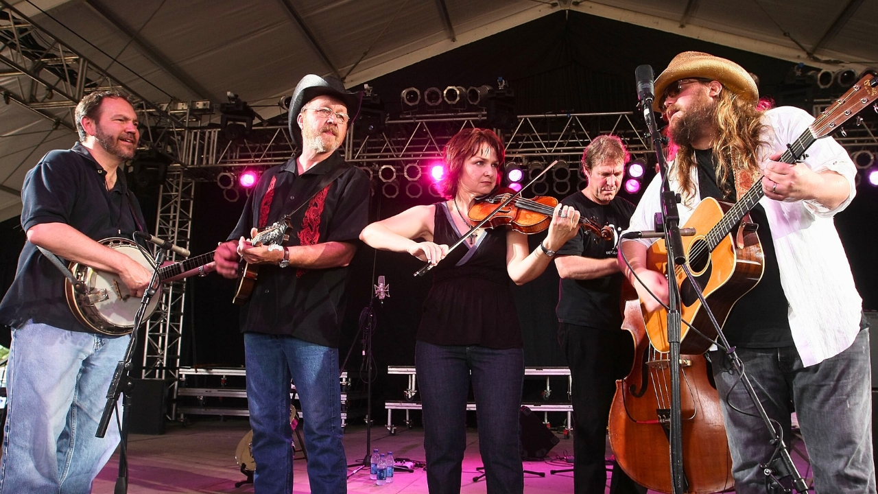 Chris Stapleton and the SteelDrivers on stage