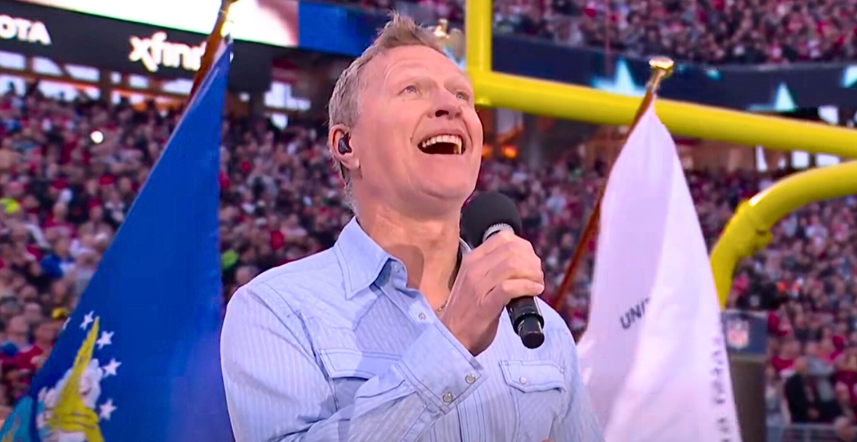 Craig Morgan sings "God Bless America" at the NFC West title game