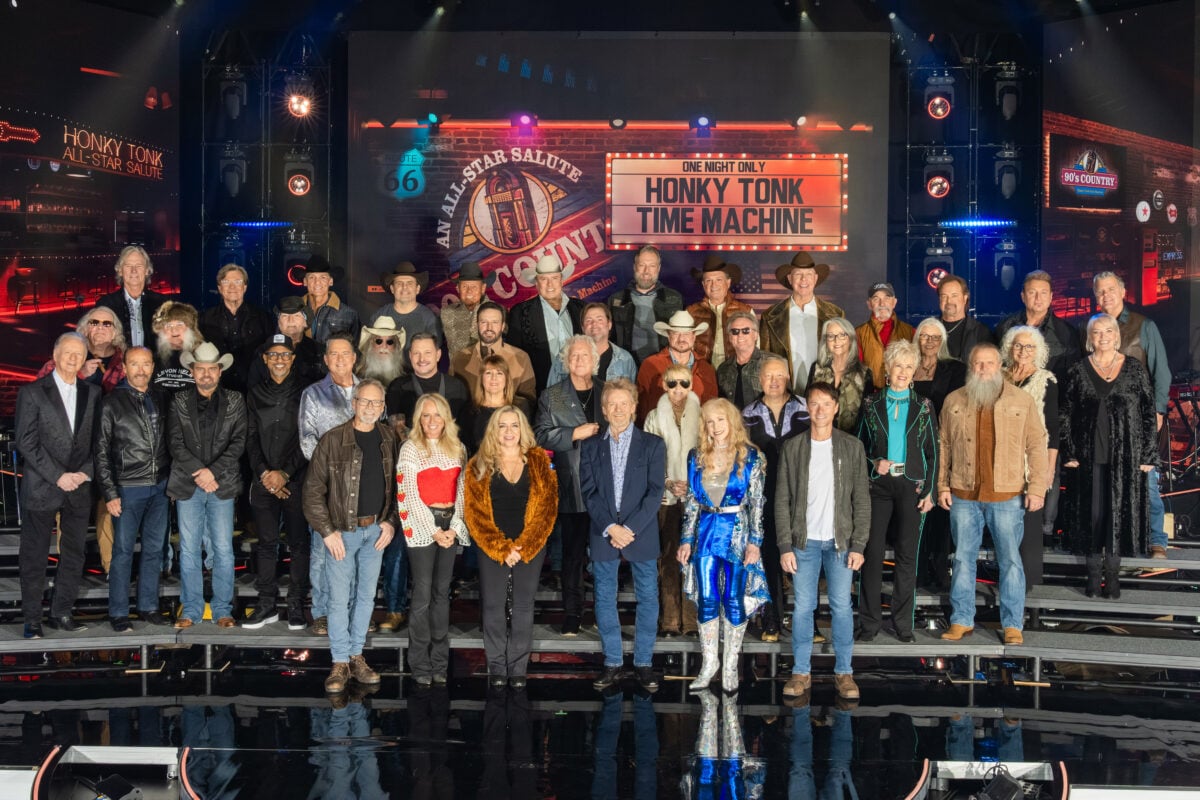 The lineup of artists who performed during the '90s country concert in Alabama that was filmed for TV