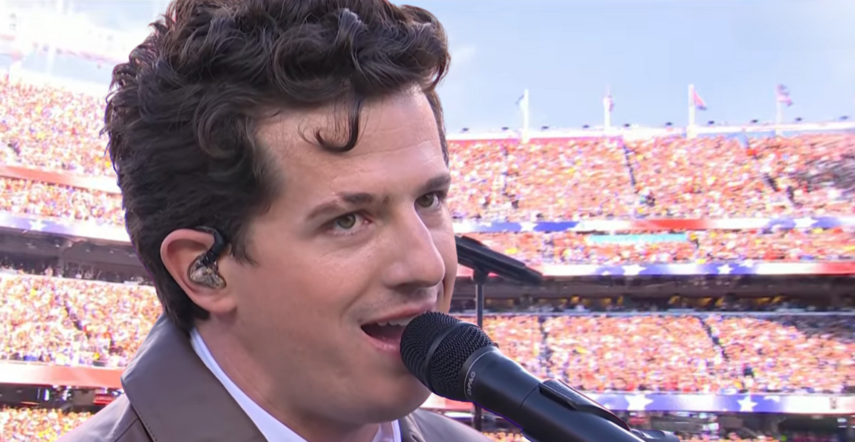 Charlie Puth sings the national anthem