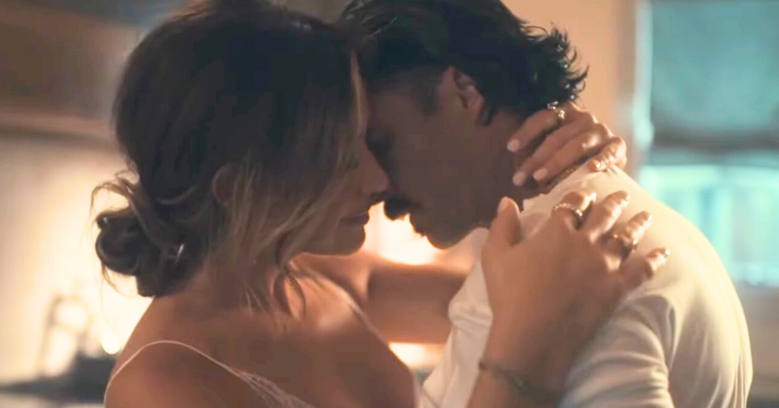 Riley green and Carly Pearce release their steamy new music video