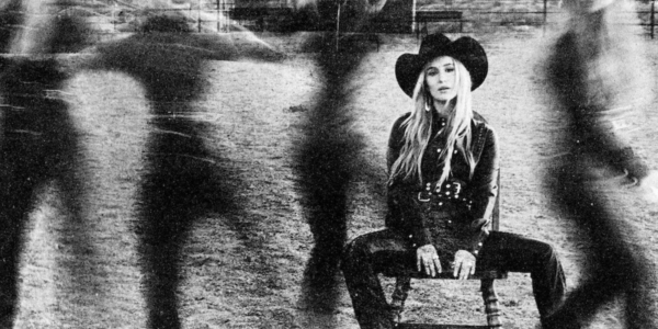 lainey wilson black and white