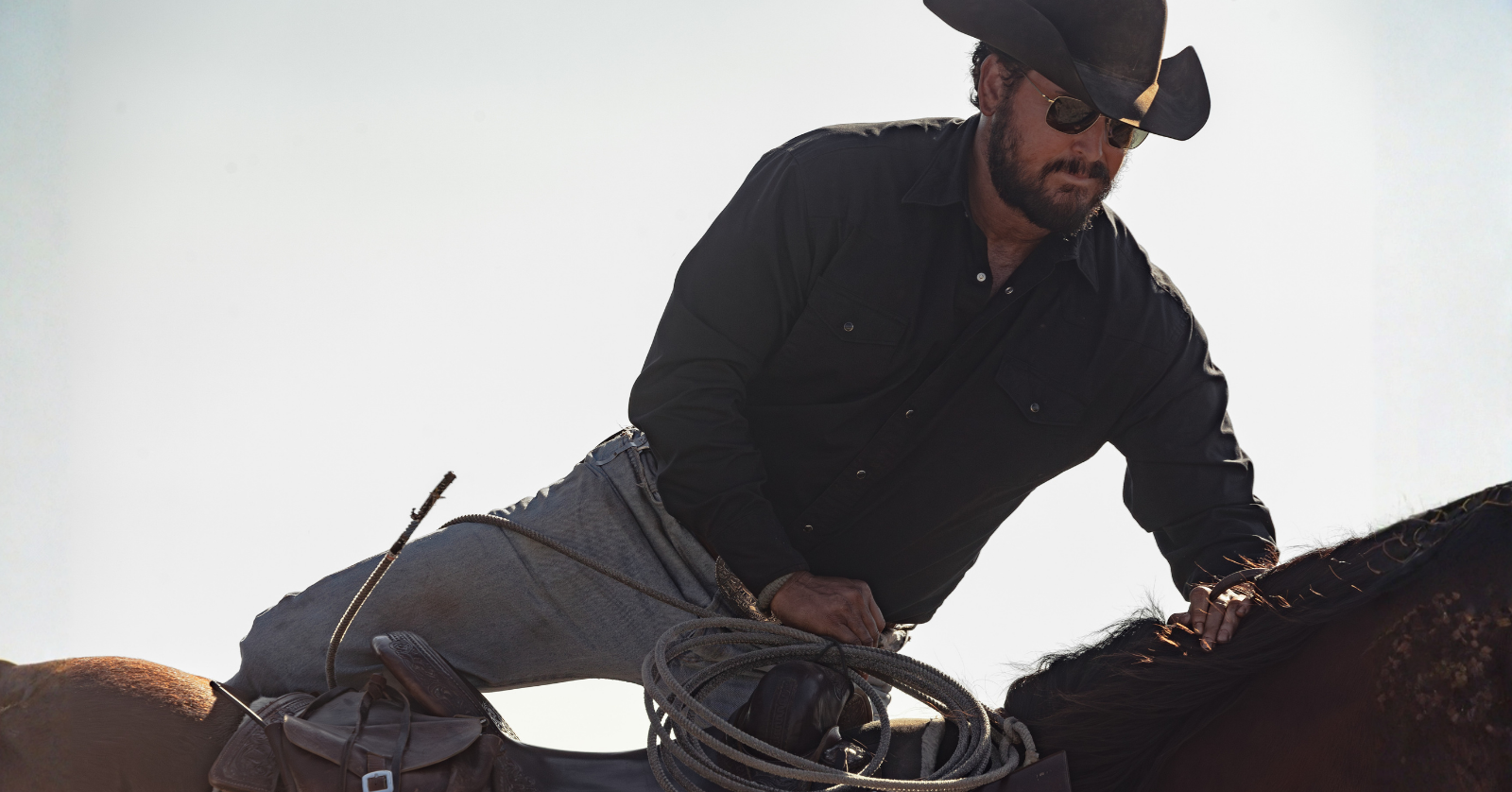 Rip tackles an outbreak in his cattle in Dutton Ranch Episode 3