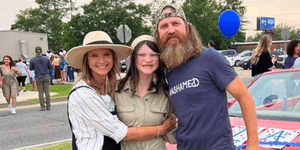 Mia Robertson