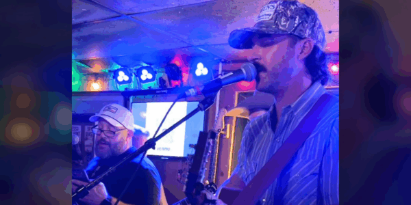 Riley Green and Kevin James surprises Nashville crowd