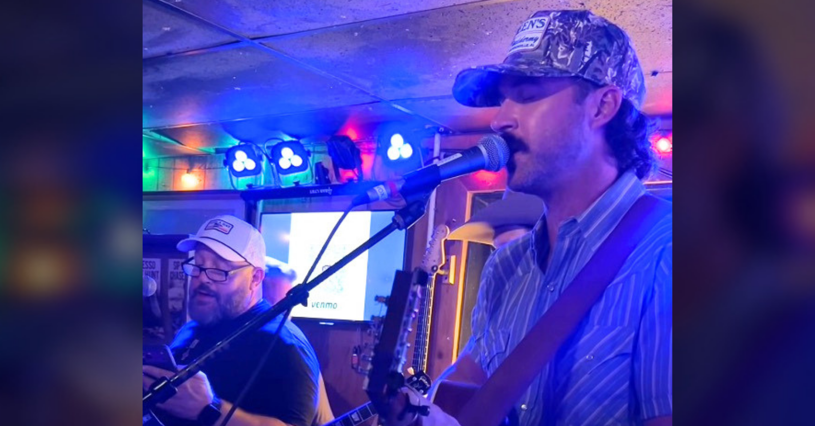 Riley Green and Kevin James surprises Nashville crowd