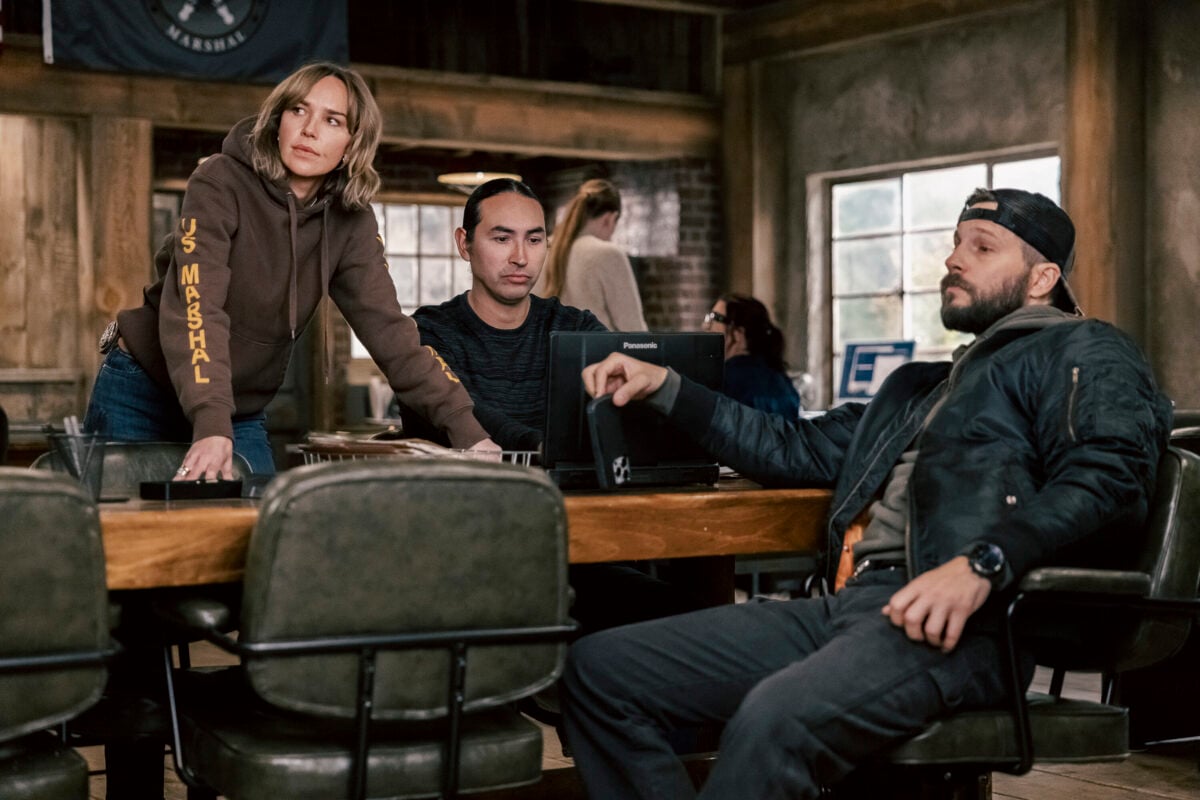 "Playing with Fire" -- CBS Original Series MARSHALS, scheduled to air on Sunday, May 3 (8:00-9:00 PM ET/PT). Pictured (L-R): Arielle Kebbel as Belle, Tatanka Means as Miles, and Logan Marshall-Green as Pete Calvin.