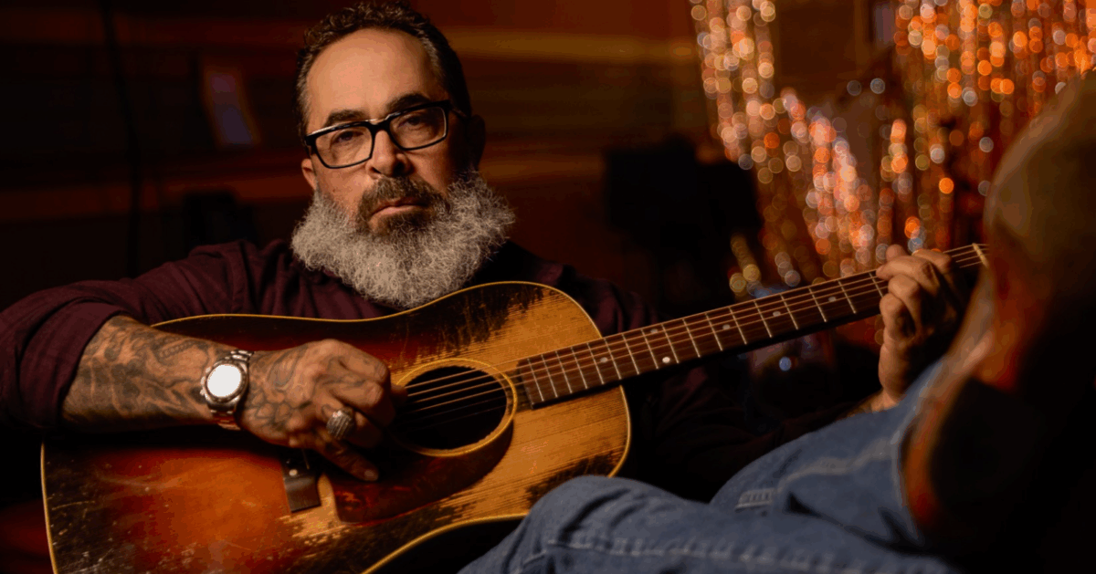 Aaron Lewis promotional photo Give My Country Back