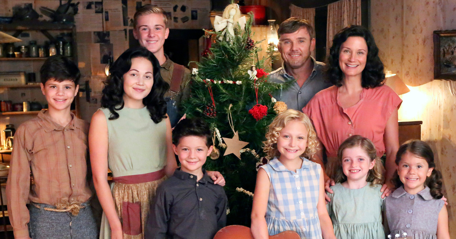 The cast of actors who played the Parton family in the Dolly Parton autobiographical movie Christmas of Many Colors: Circle of Love, sequel to Coat of Many Colors: Carson Meyer (Willadeene), Kelli Berglund (Willadeene), Parker Sack (David), Dylan Rowen (Denver), Blane Crockarell (Bobby), Farrah Mackenzie (Stella), Hannah Goergen (Cassie), Carter & Colby Zier (Randy), Jennifer Nettles (Avie Lee), and Ricky Schroder (Lee)