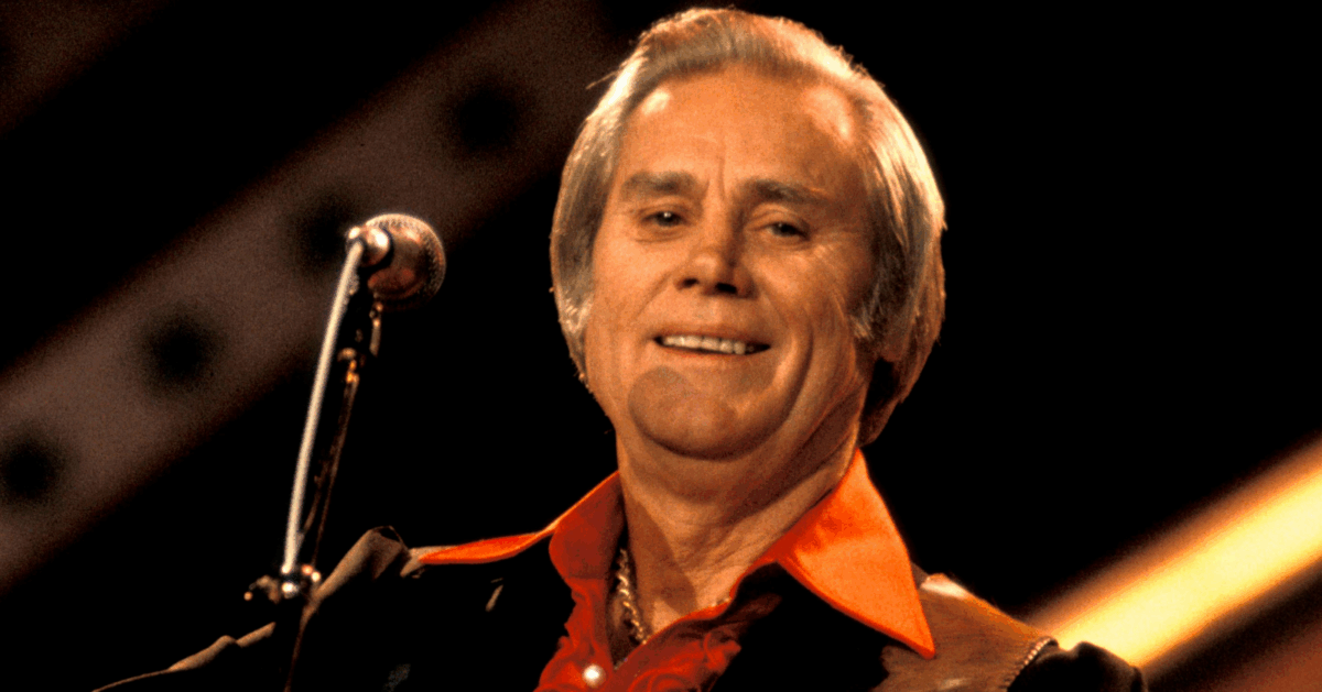 One of the many country singers who was known by a famous nickname was George Jones