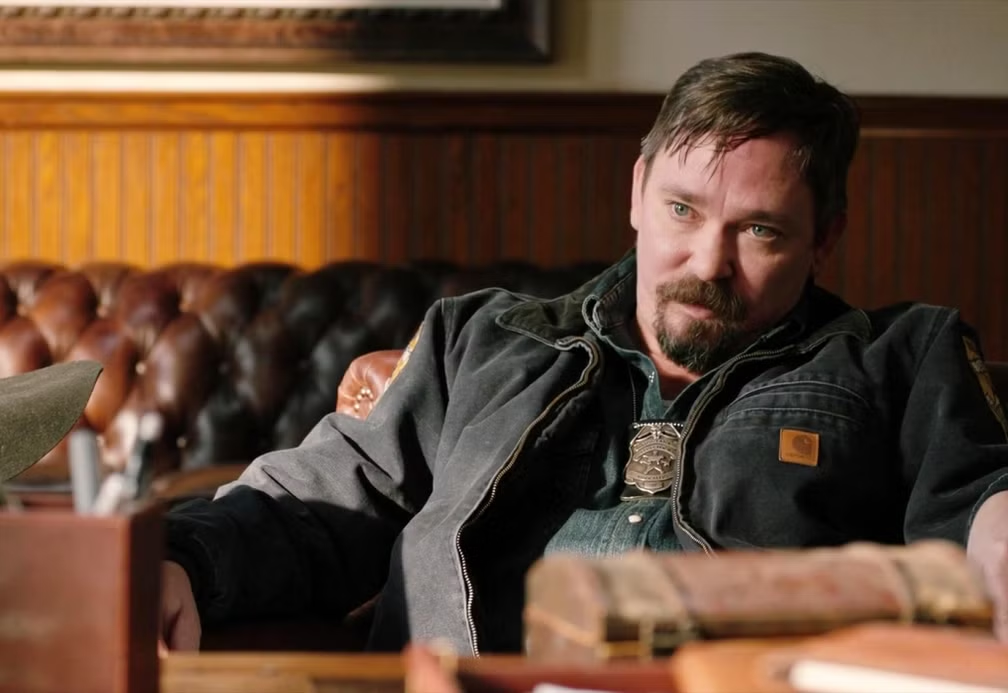 James Jordan as Livestock Agent Steve Hendon in Yellowstone (YouTube screenshot)