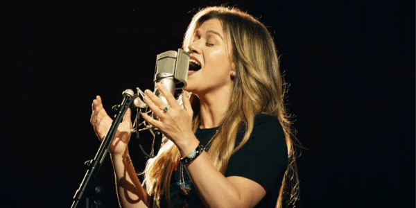 Kelly Clarkson, "I'd Be Lyin'"