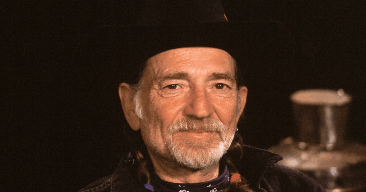 Country singers with nicknames include Willie Nelson