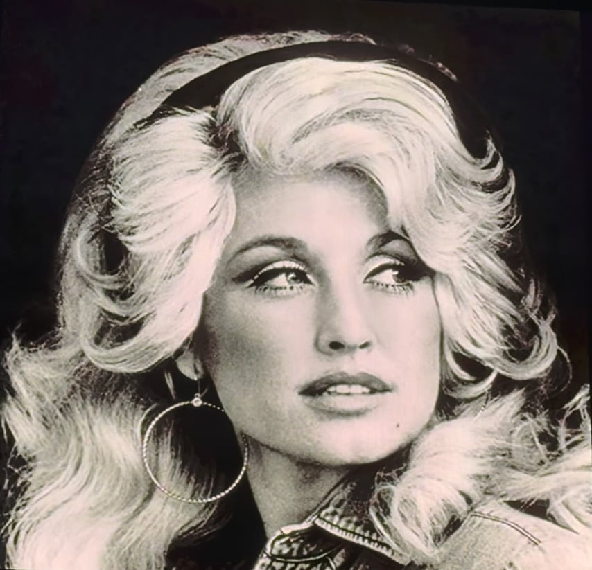 Chris Stapleton shows photo of Dolly Parton during his "I Will Always Love You" tribute