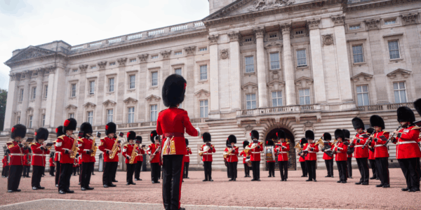 One day after the passing of Dolly Parton, her status as an internationally beloved star is evident, with the Royal Family of Great Britain honoring her in a special way.