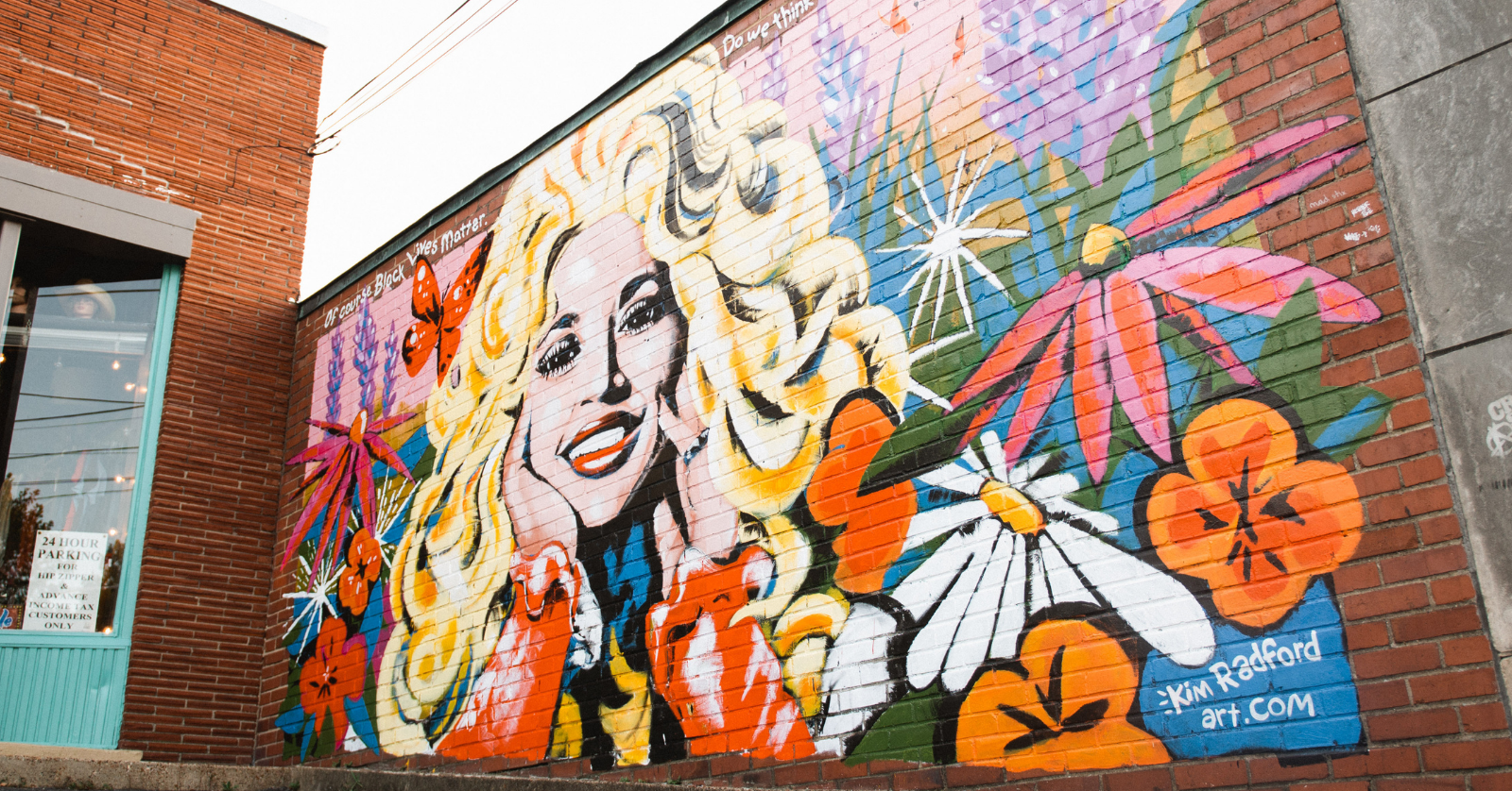 Dolly Parton mural