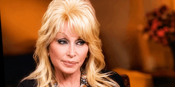 Dolly Parton shuts down interviewer when they ask her about politics